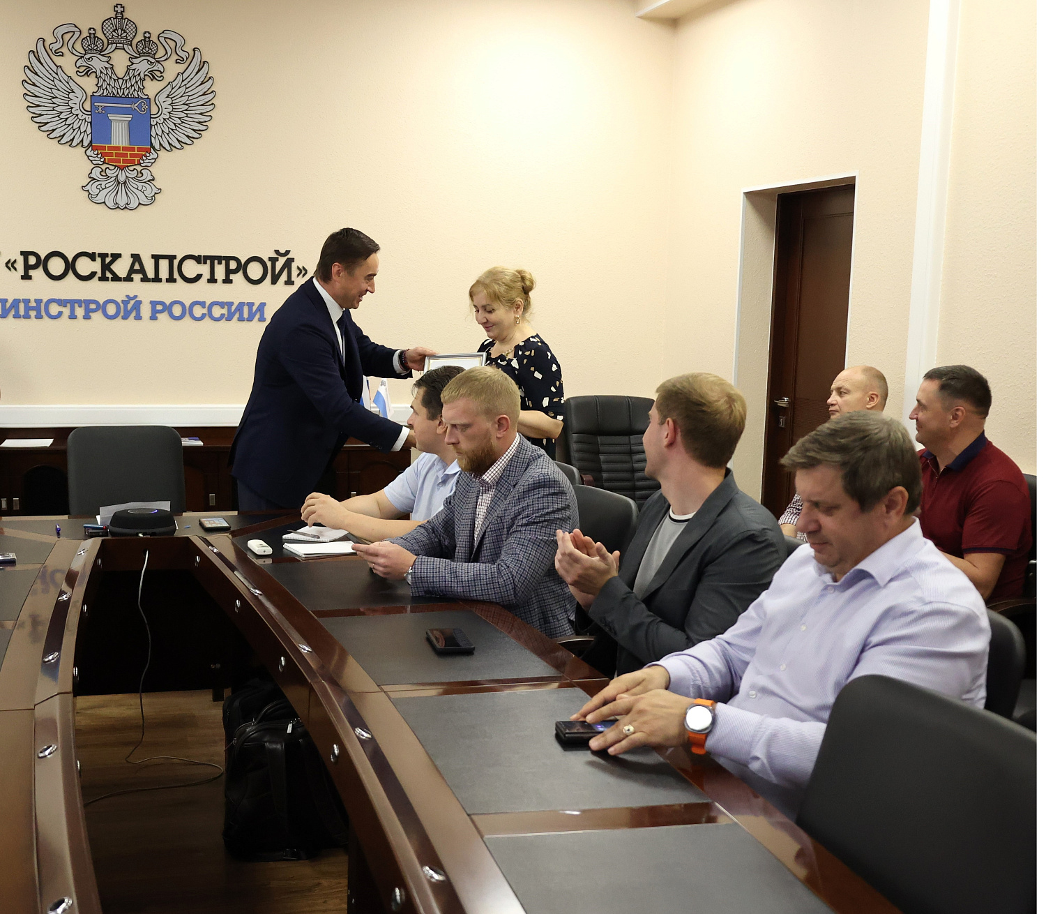Исполняющий обязанности директора ФАУ «РосКапСтрой» Дмитрий Казанский поздравил сотрудников с Днем строителя